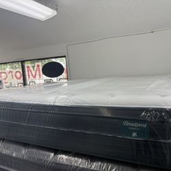 KING SIZE SIMMONS BEAUTYREST HARMONY PILLOW TOP MATTRESS & BOX SPRINGS BED SET