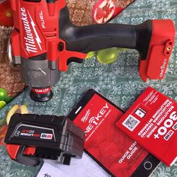 MILWAUKEE M18 FUEL 18-VOLT ONE KEY  LITHIUM-ION BRUSHLESS CORDLESS  7/16  IN  HIGH TORQUE IMPACT WRENCH WITH HIGH CAPACITY 5.0AH RESISTANT BATTERY