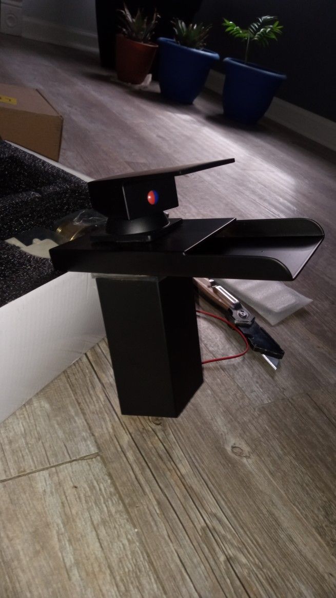 Bthrm Faucet **NEW**