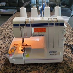 Husqvarna Huskylock 910 Serger