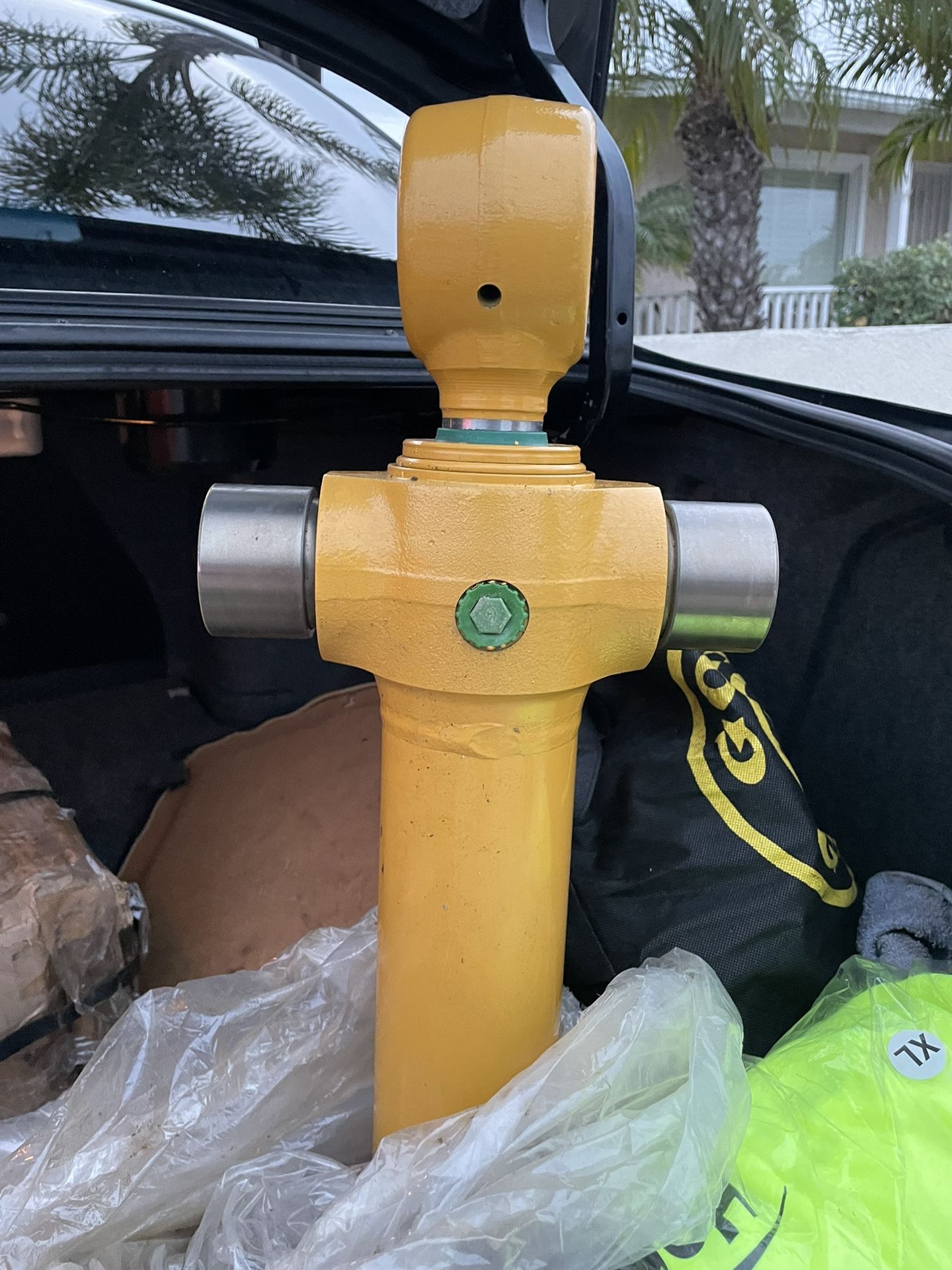 Two John Deere Hydraulic Cylinders