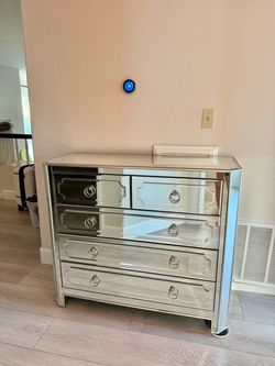 Dresser - Mirrored Z-Gallery