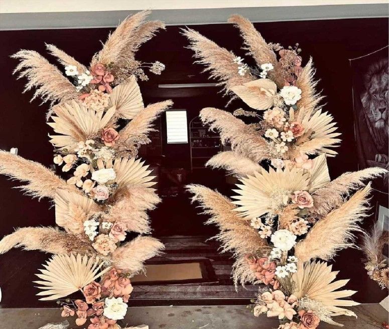 Custom-Designed Arches – Create Your Perfect Ceremony! give huge