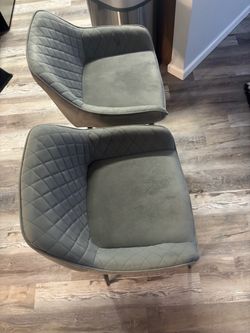 2 30in bar stools