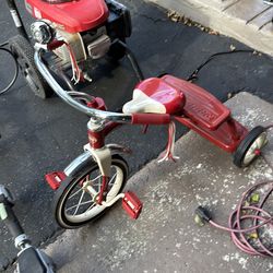 Small radio flyer bike for young toddler or for decor