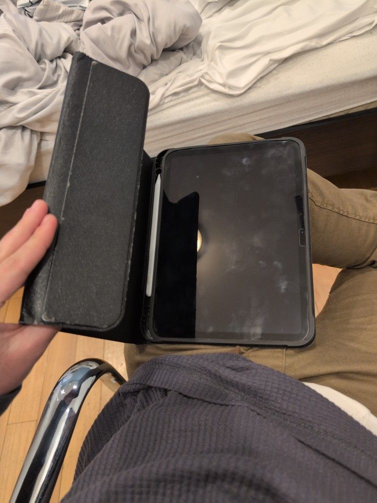 Ipad 10th Generation - Excellent Condition