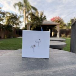 🎧 Apple AirPods Pro (2nd Generation) – Brand New Sealed 
