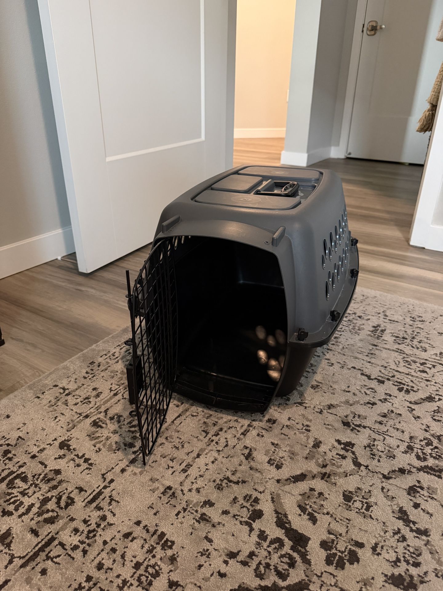 Plastic Pet Carrier