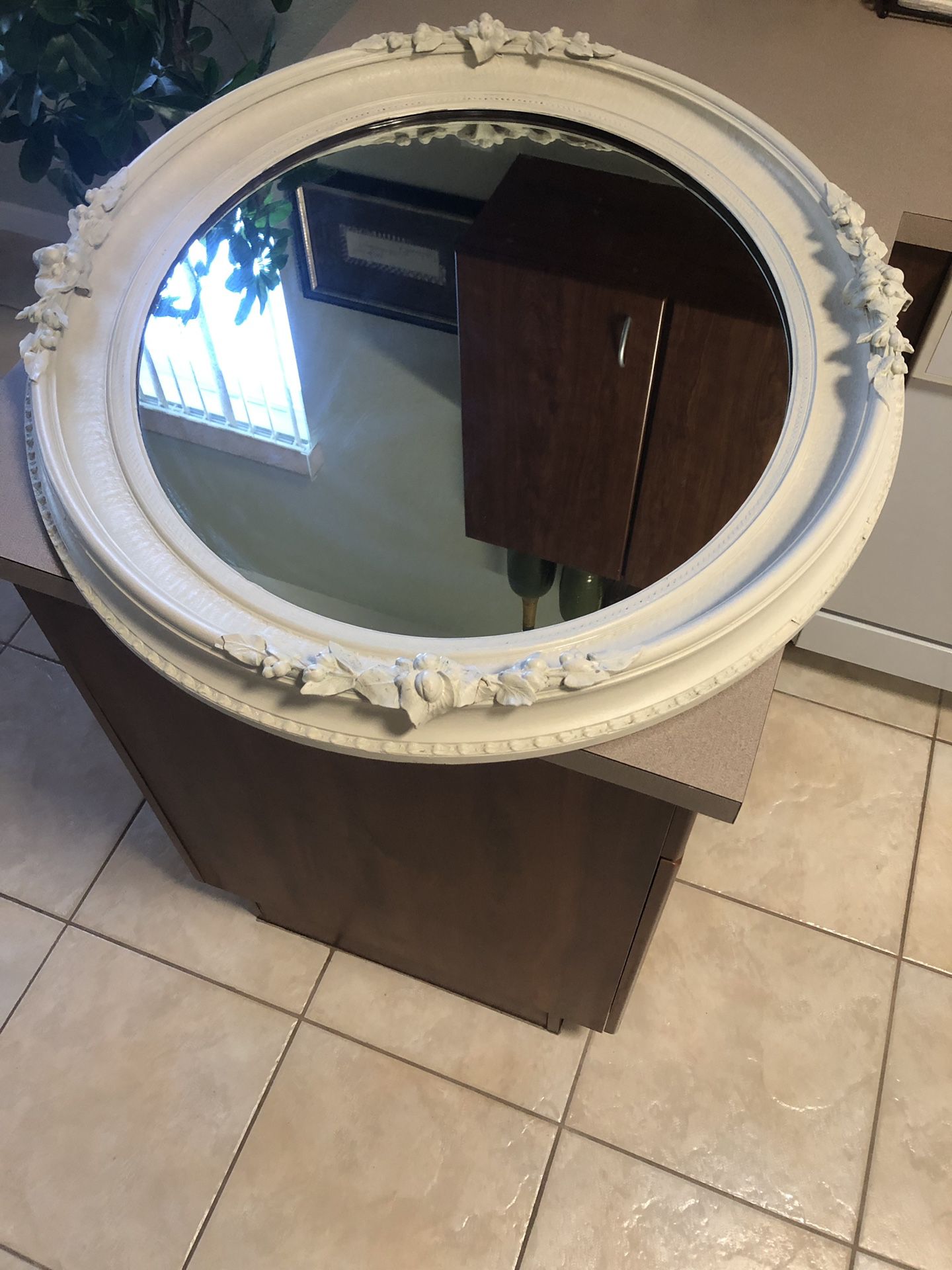 Beautiful Large Oval Antique Mirror Beige/Good Condition