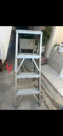 Excellent condition, 4 feet and more sizes available aluminum ladders