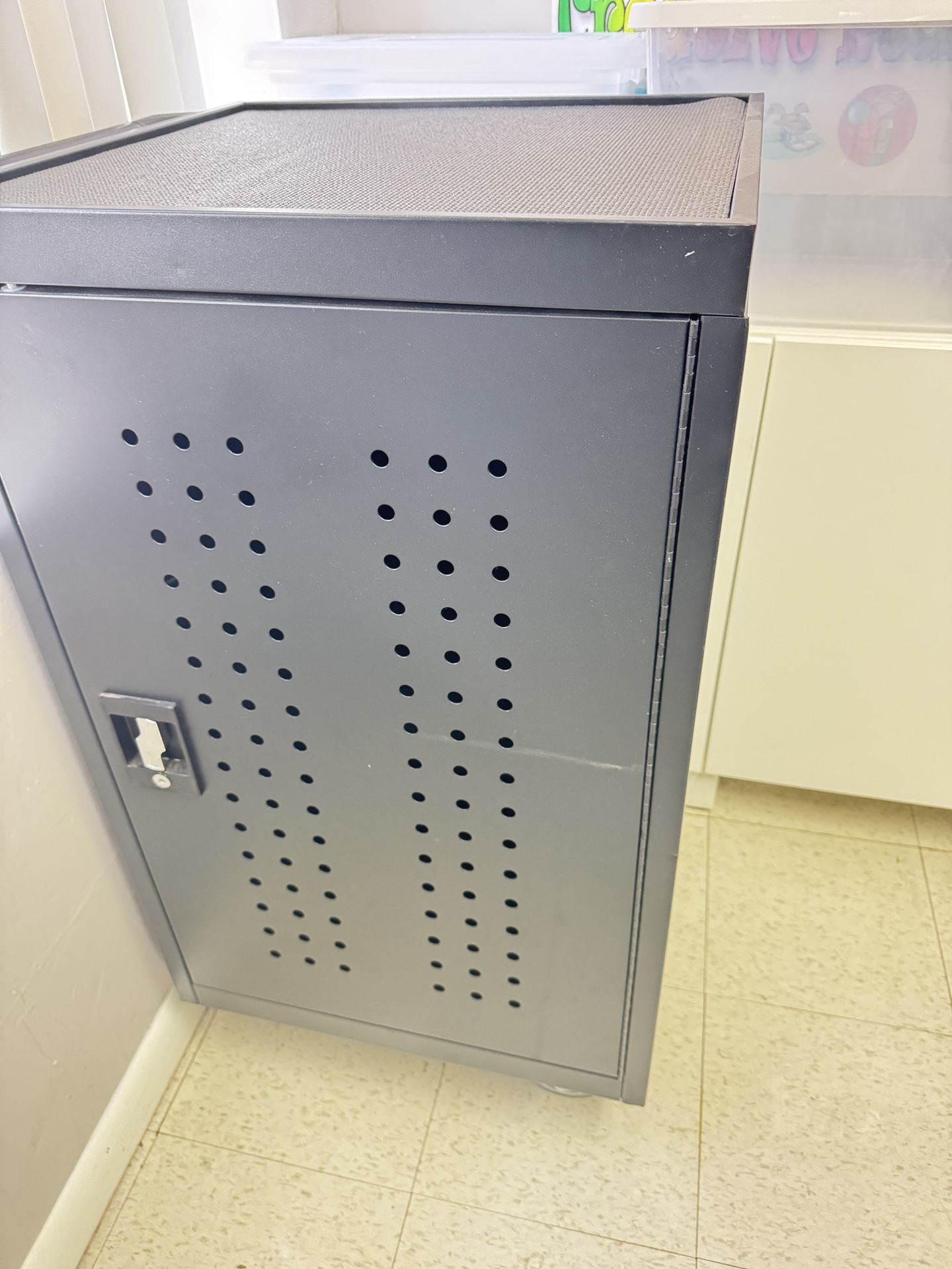 26 Device charger