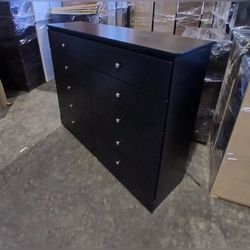 Ten drawers dresser with rails