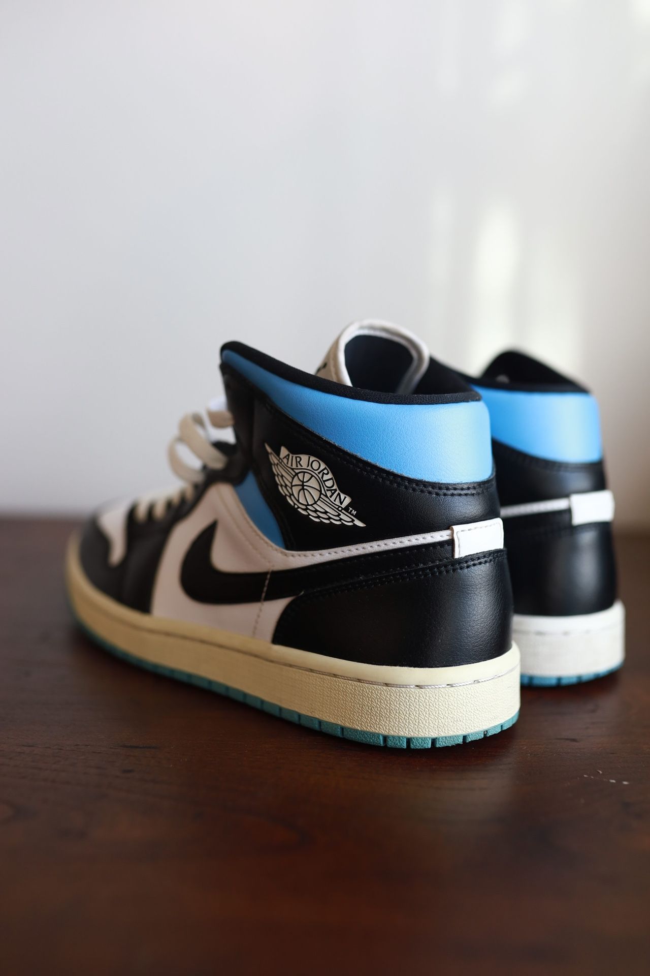 Jordan 1 Mid University Black And White