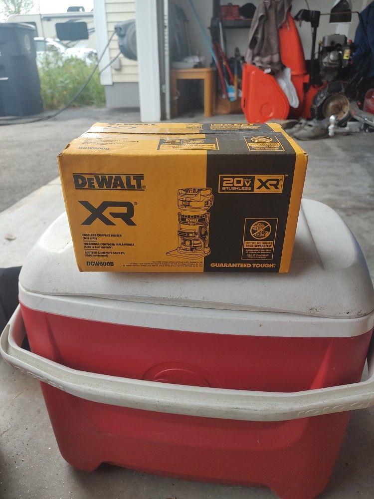 DeWalt 20 V Max XR Compact Router