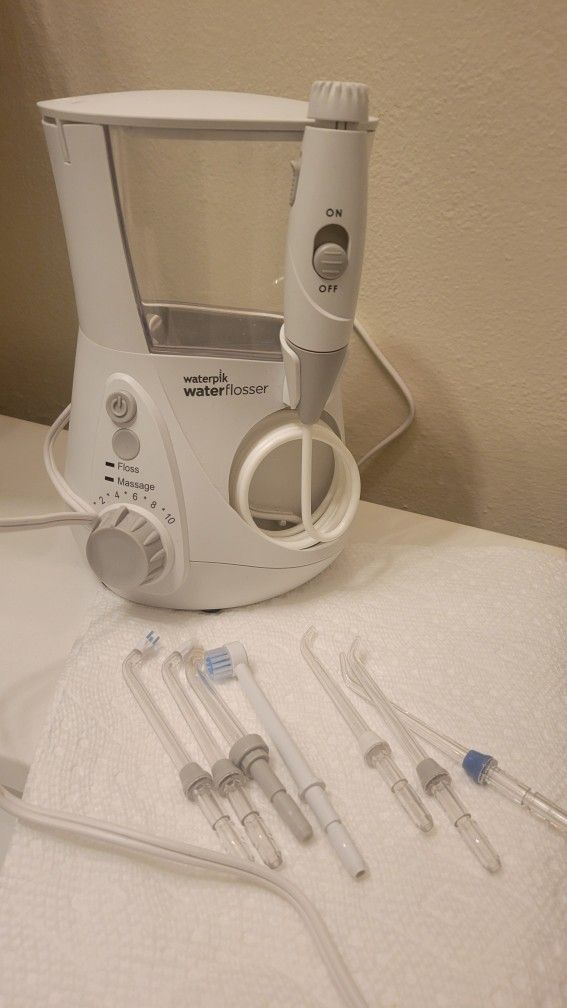 Waterpik Aquarius Flosser w/ all accessories