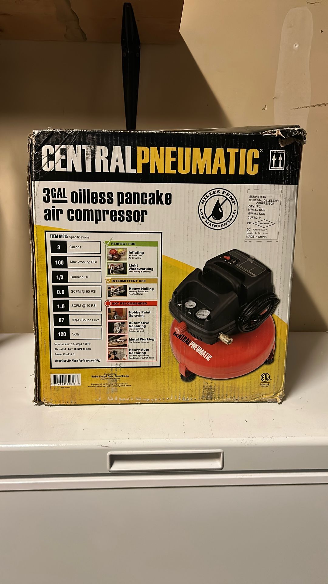 NEW CENTRAL PNEUMATIC 3 Gallon 1/3 HP 100 PSI Oil-Free Pancake Air Compressor 61615 - $100 OBO