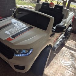 Huffy 12V Ford Ranger Powered Ride On