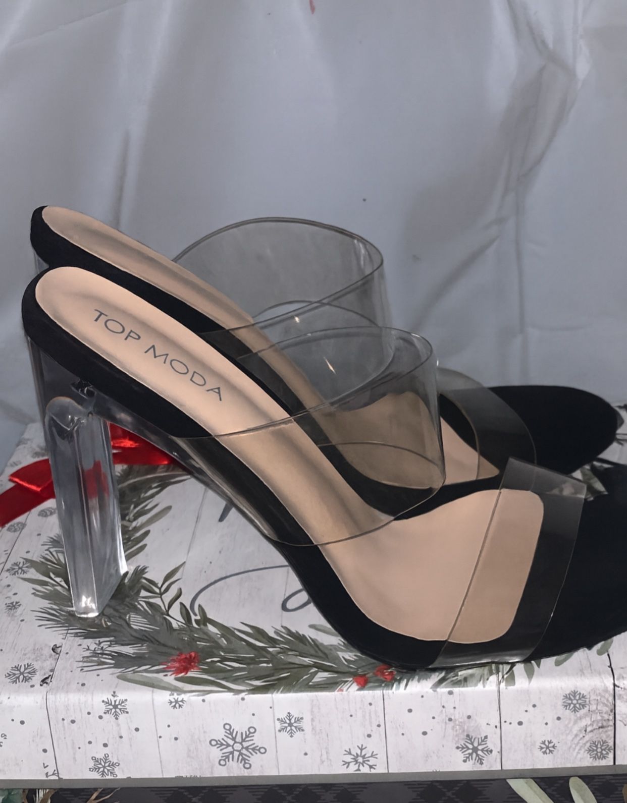 Black And Transparent Top Moda Heels for Sale in Fresno, CA - OfferUp