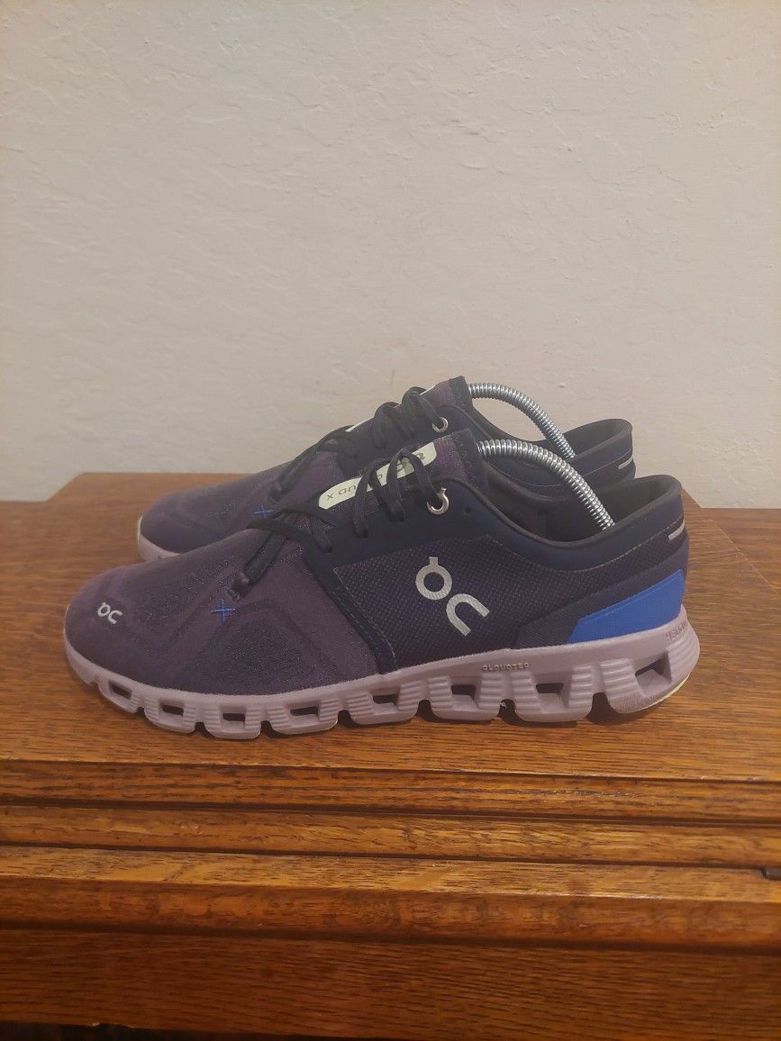 On Cloud X 3 Midnight Heron Athletic Running Shoes
Women's Size 11