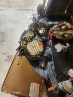 Subaru outback 2.5i 2017 headlight hid xenon.