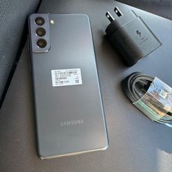 Samsung Galaxy S21 , Factory Unlocked,  Excellent Condition Like New 