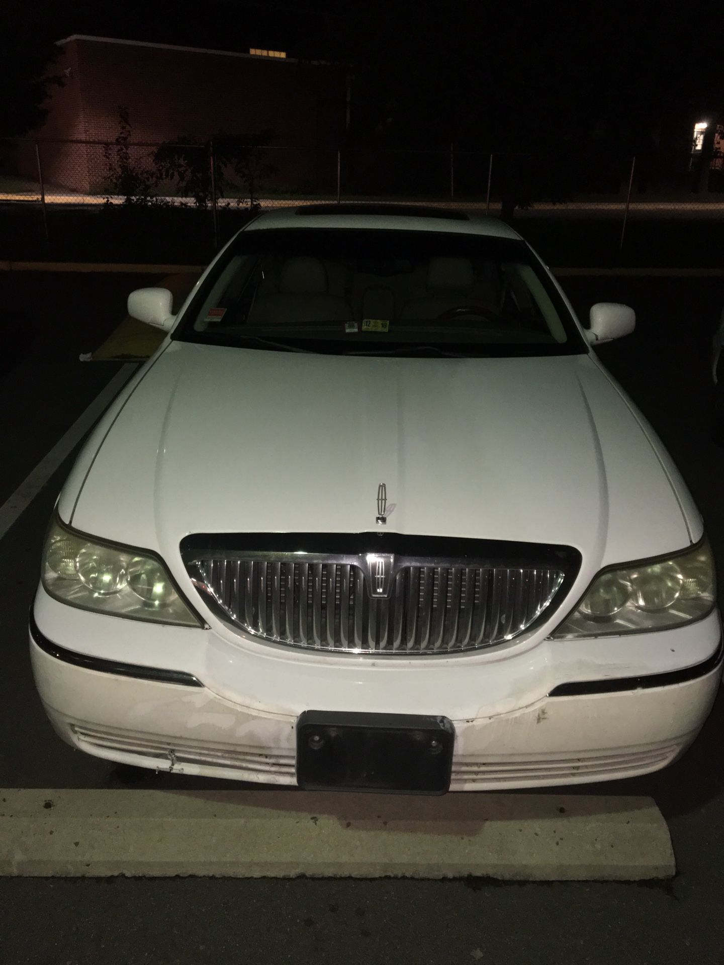 Up for sale 2003 Lincoln town car