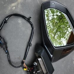 Black 2017 Audi Q7 Mirror