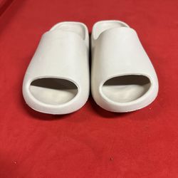 Women’s Slides