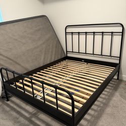 Queen Size Bed 