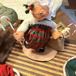 9 Piece Annalee Christmas collection 
