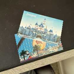 2 Disneyland 3 Day park hopper With Lightning Lane