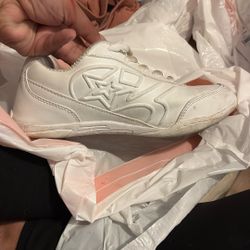 Cheer Shoes Uses Twice Just Need To Be Washed  Size 4youth