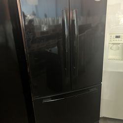 Black French Door Refrigerator With Ice Maker 