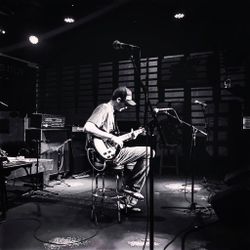 Guitar & Bass Lessons For All Levels & Individuals & Full Bands Alike