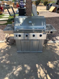NON-WORKING - Frigidaire Gallery Series Gas Grill - See Details