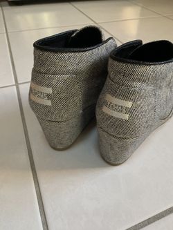 Toms wedges/ shoes size 9.5 in great condition
