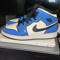 Jordans Blue & Black Sneakers High-top Classic 