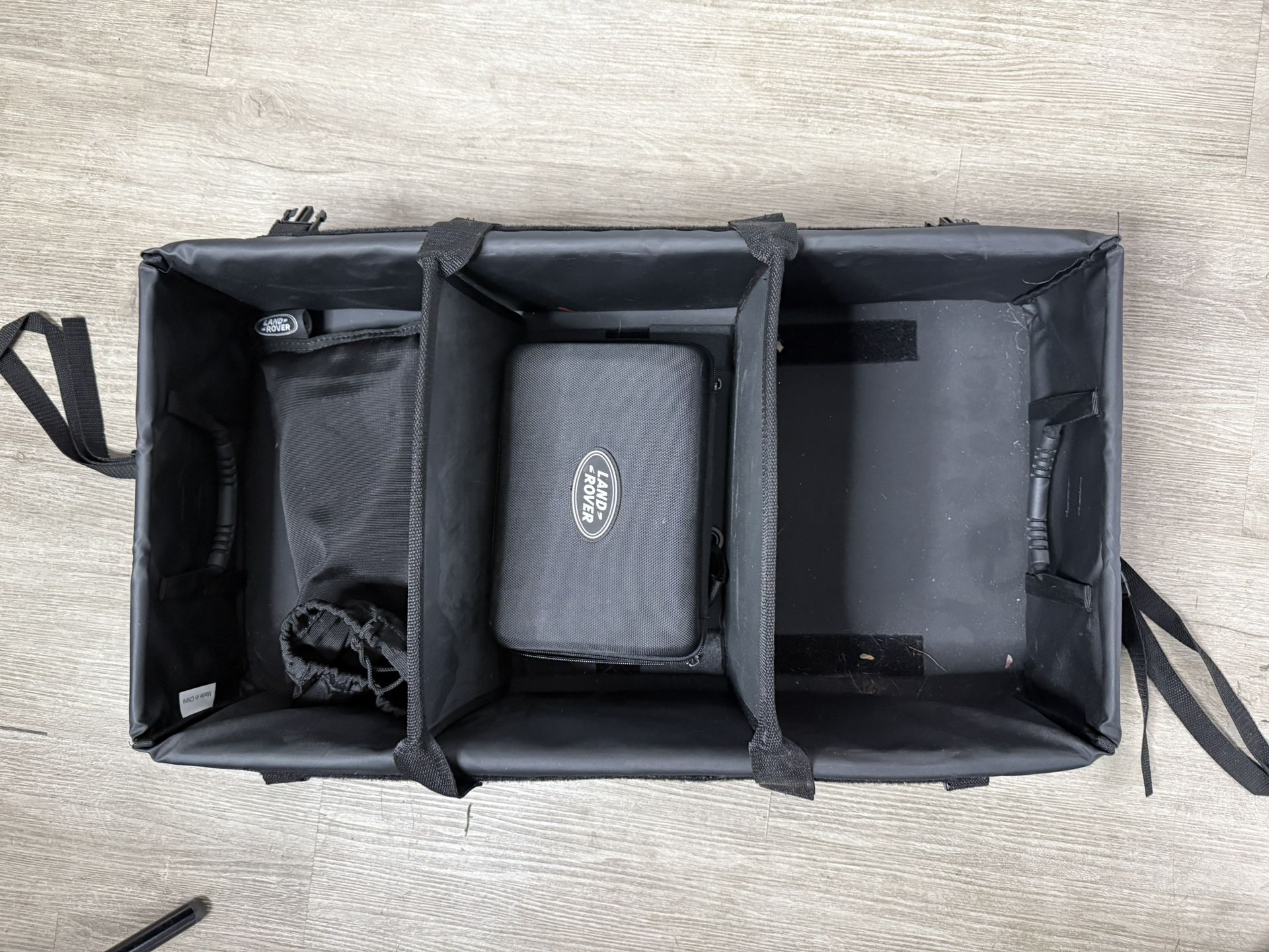 Land Rover Organizer