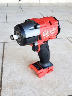Milwaukee FUEL 18V 1/2in Mid Torque Impact Wrench
