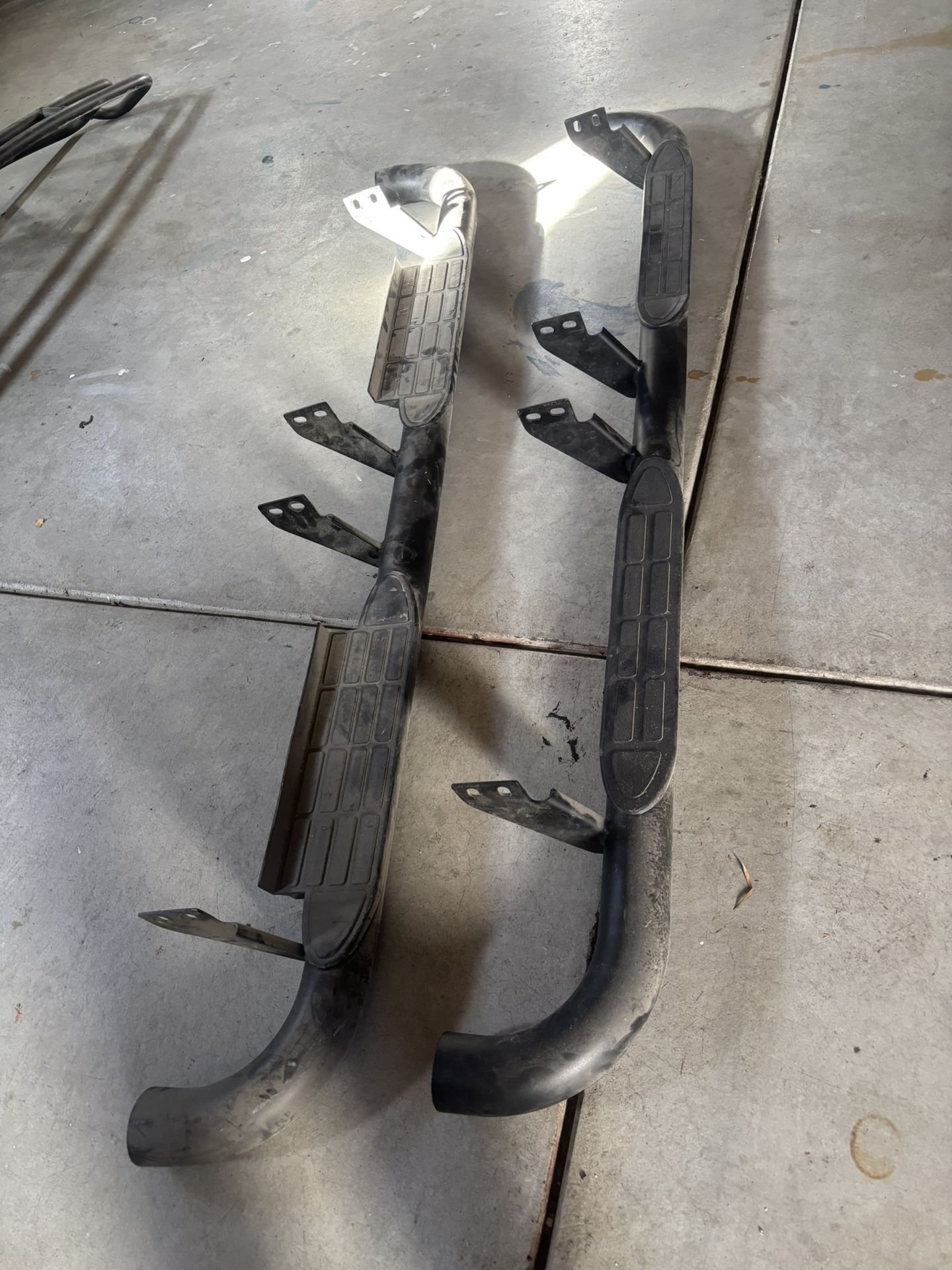 Hummer H2/GMC Grill And Steps