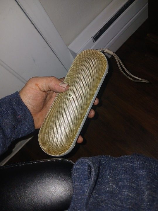 Beats Pill Bluetooth Player
