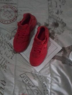 Triple Red Nike Huaraches