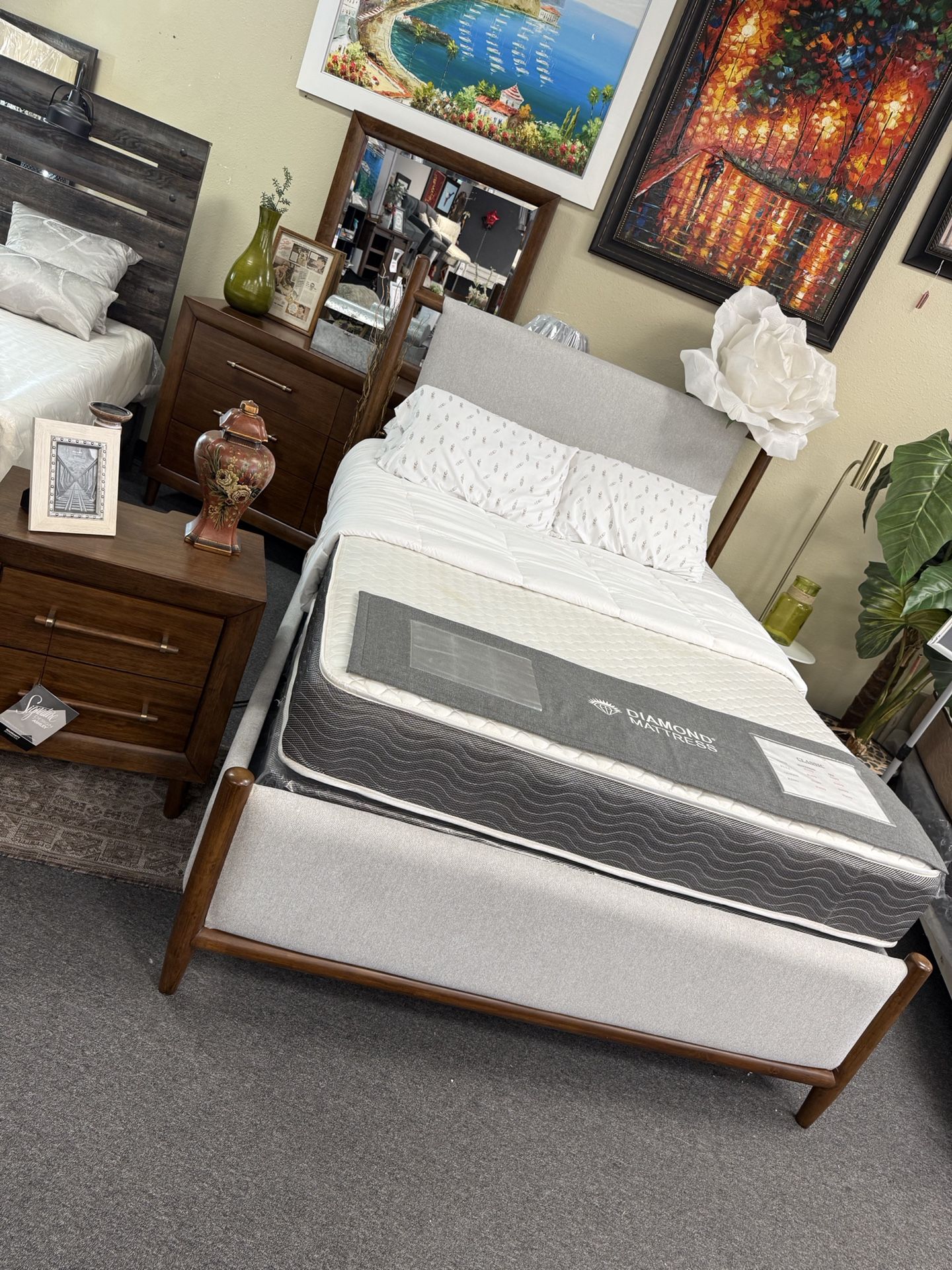 Queen Bedroom Set On Sale ❄️