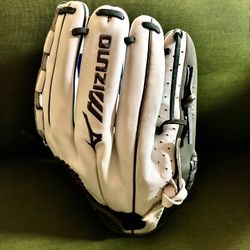Brand New Mizuno 12” Prime Elite Series Fastpitch Glove (Left Hand Throw)