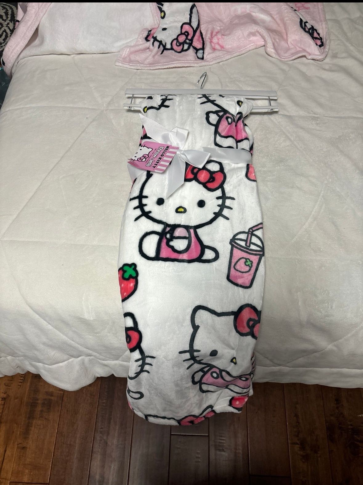 Hello Kitty Strawberry Blanket 