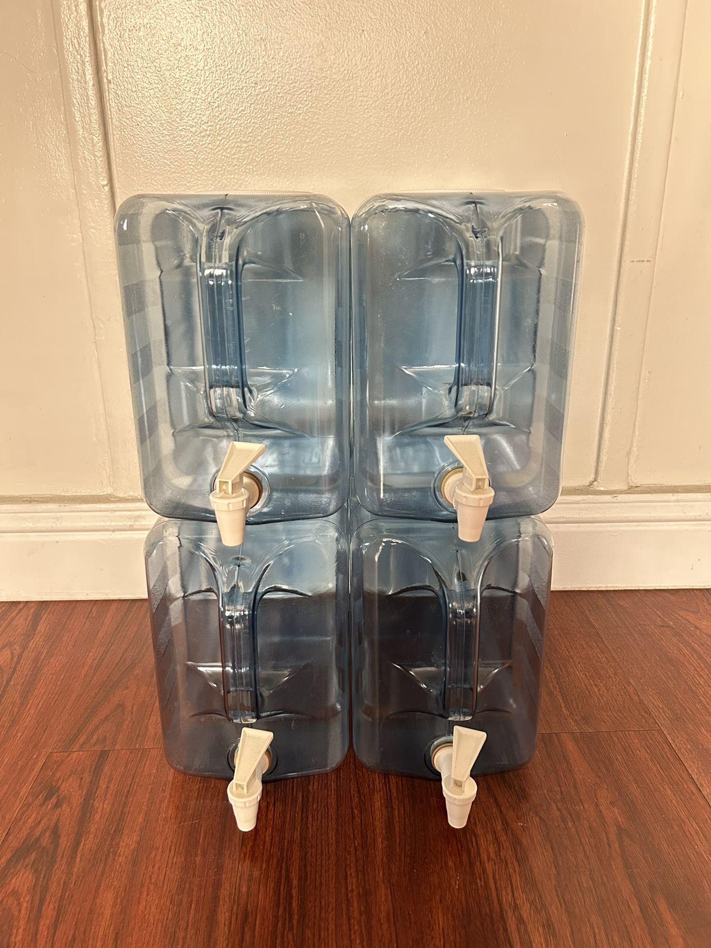 4x 3 gallon Water Bottles Tanks