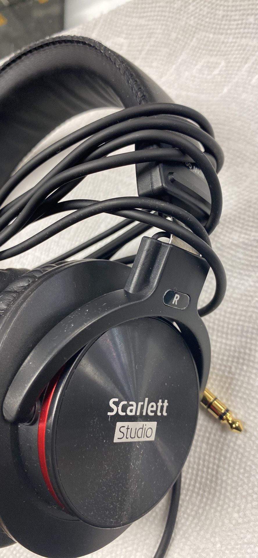 Scarlett headphones Solo 3 Comes With Focusrite Box And Scarlet Audio Mic And Cables Used #1011969-1