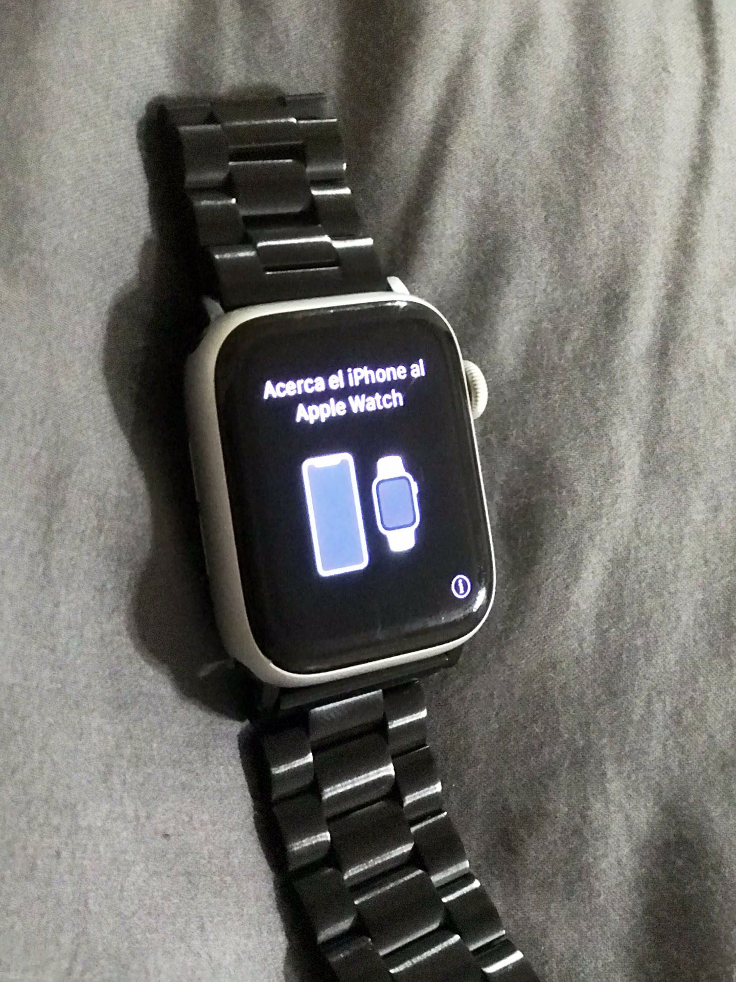Apple Watch series 4 - 44mm Like New! Comes with several bands!