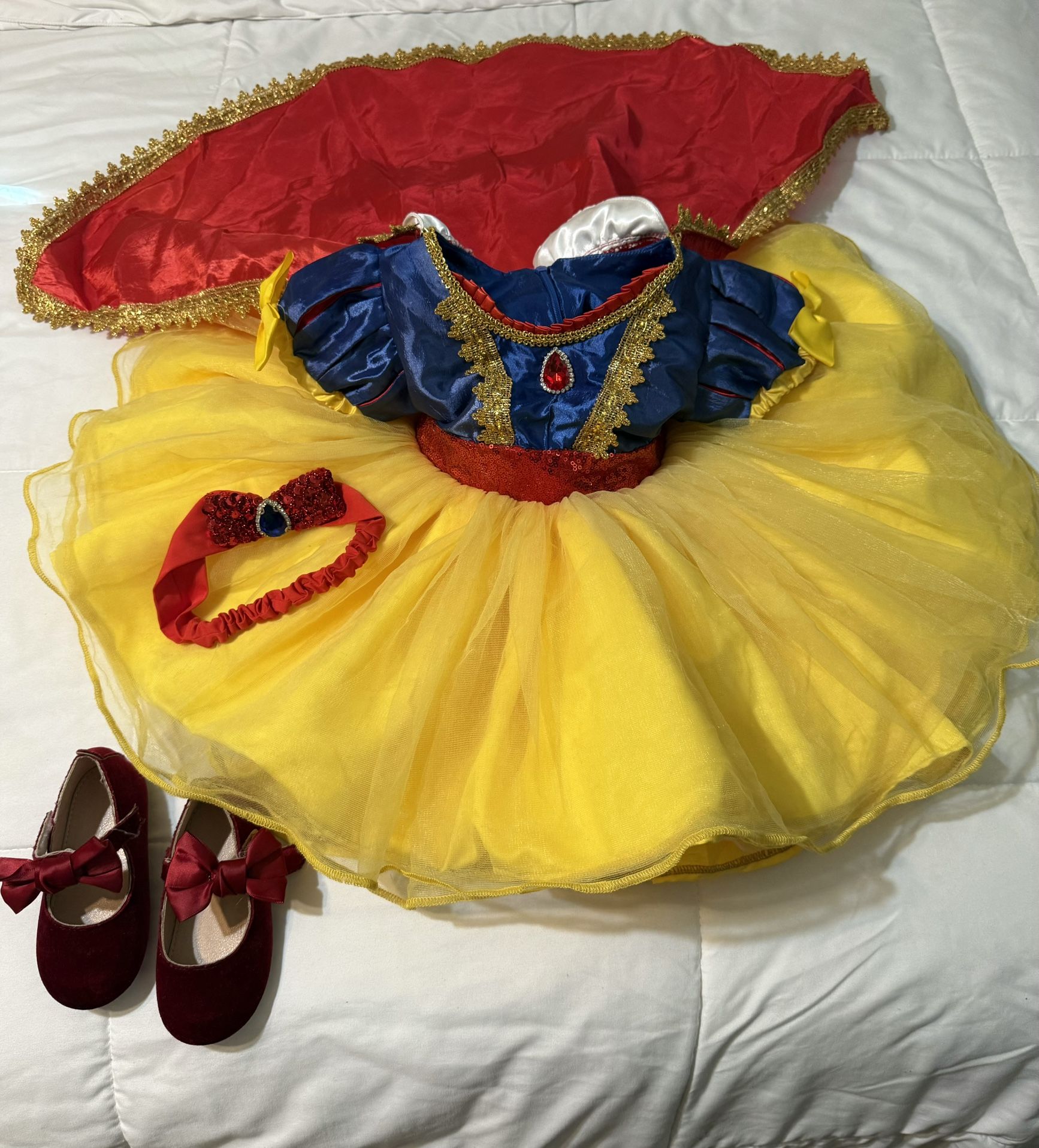 Snow White costume