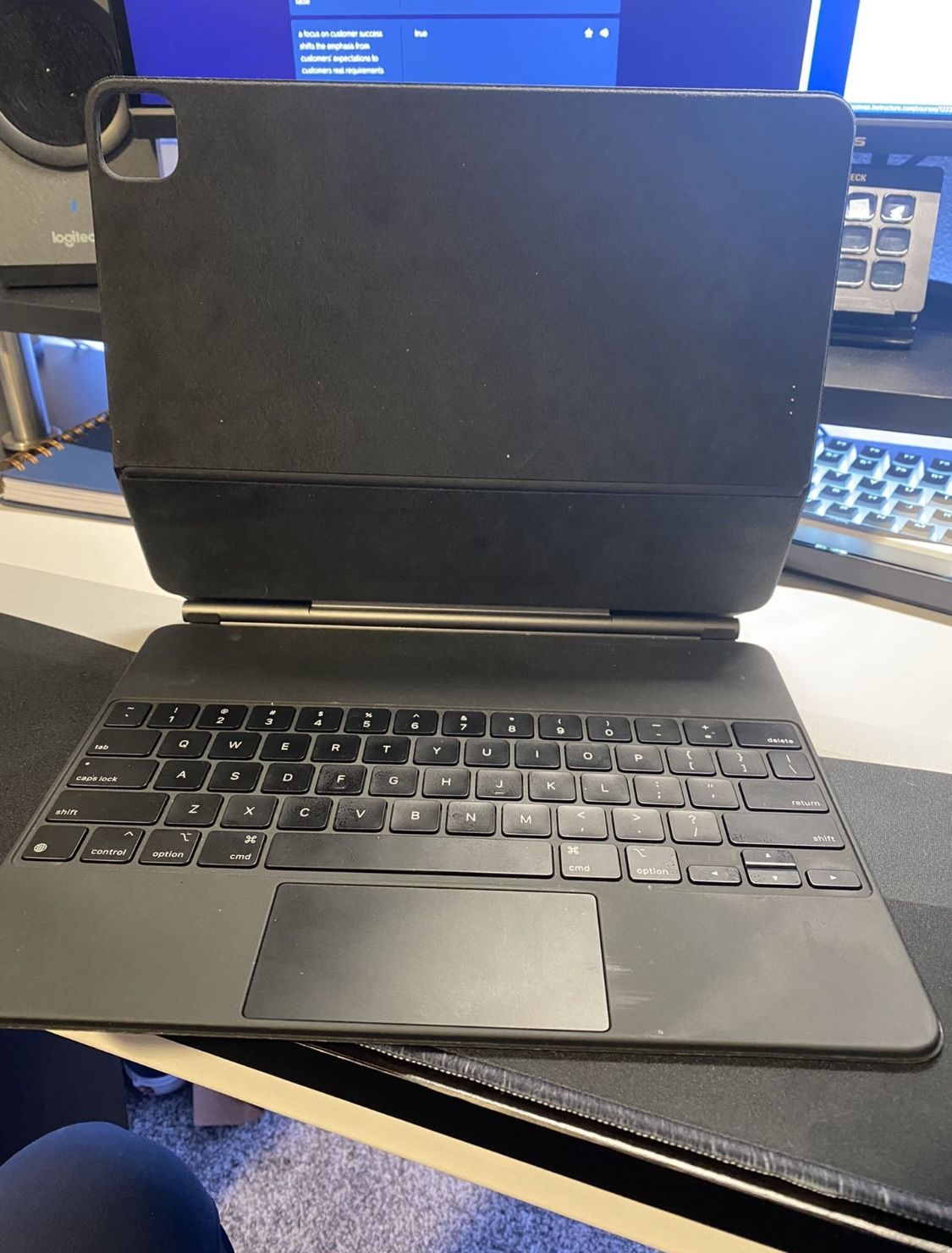 Apple Magic Keyboard For I Pad Pro 12.9”